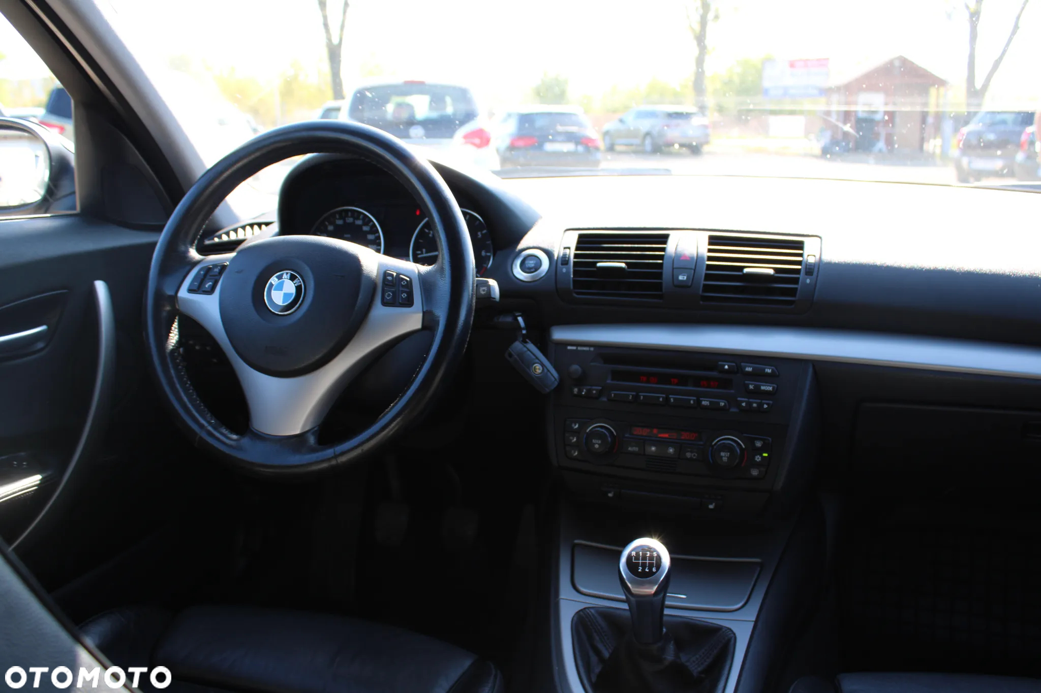 BMW Seria 1 120i - 24