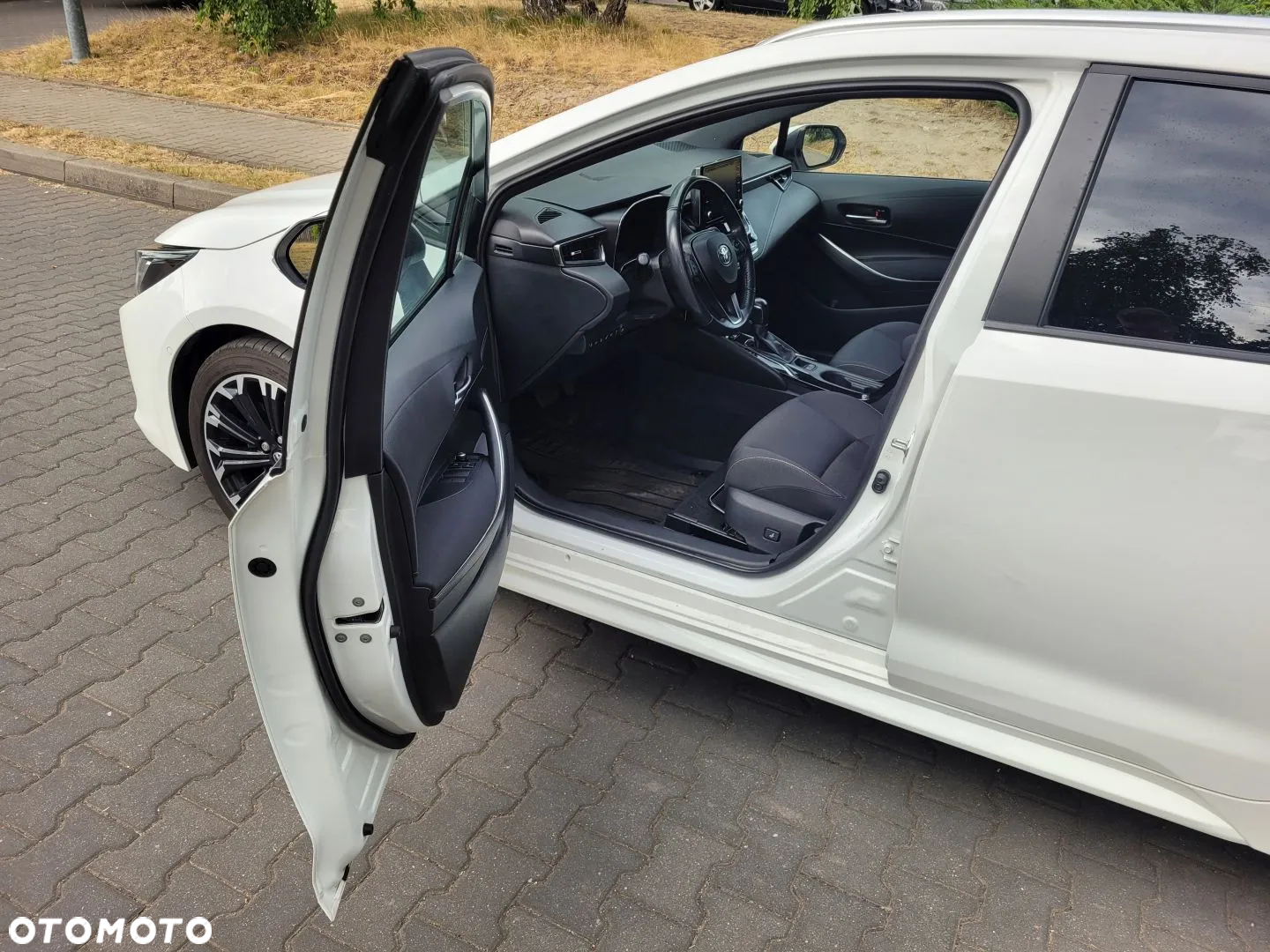 Toyota Corolla 1.8 Hybrid Executive - 10