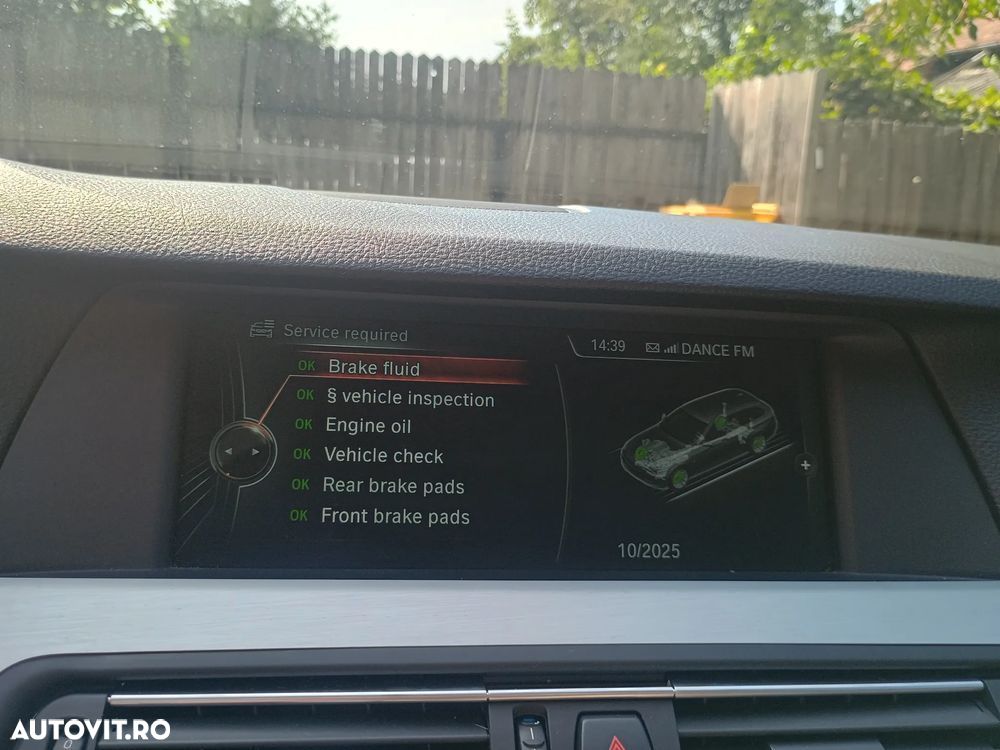 BMW Seria 5 530d xDrive - 14