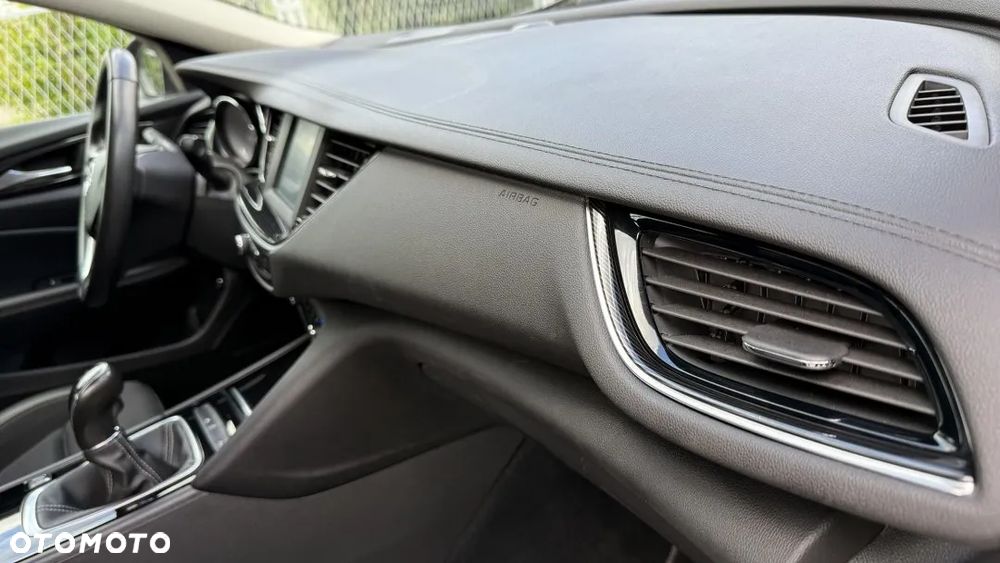 Opel Insignia 1.5 T Exclusive S&S - 31