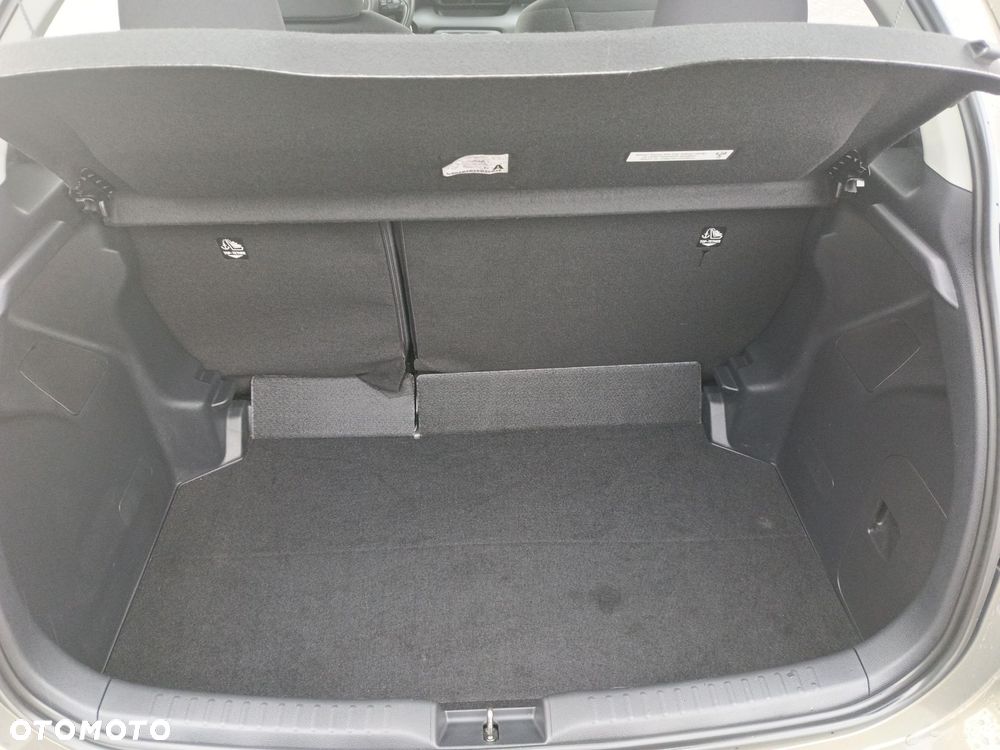 Toyota Yaris 1.5 Comfort CVT - 12