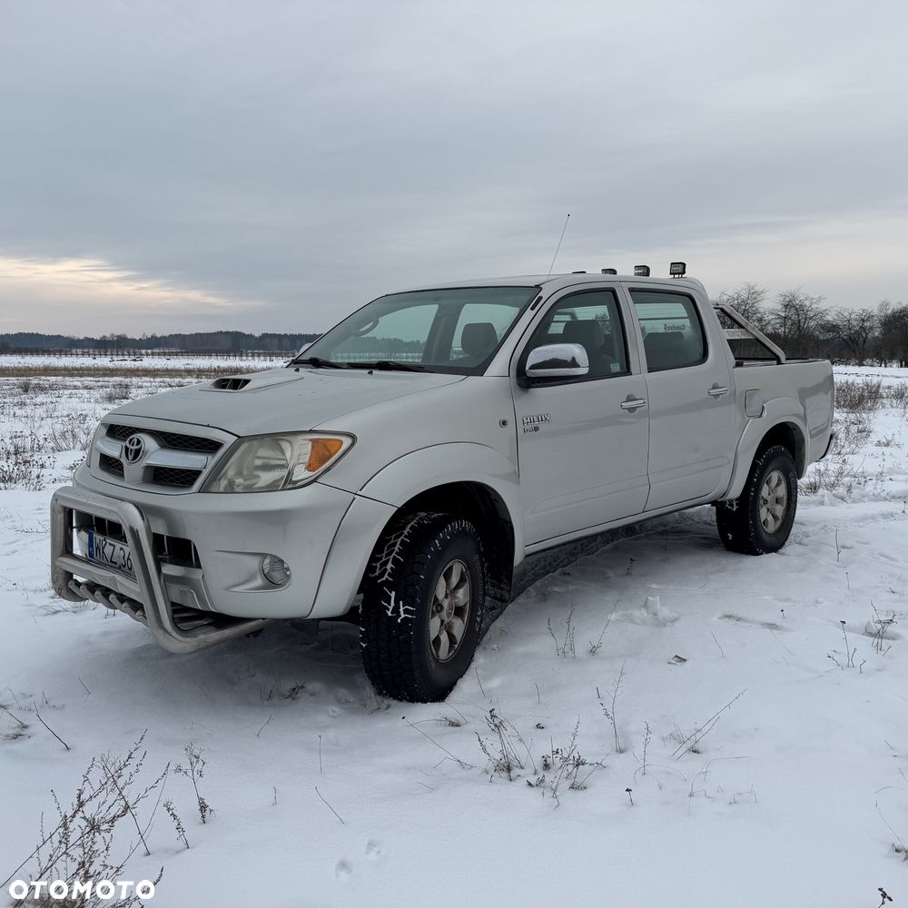 Toyota Hilux - 1