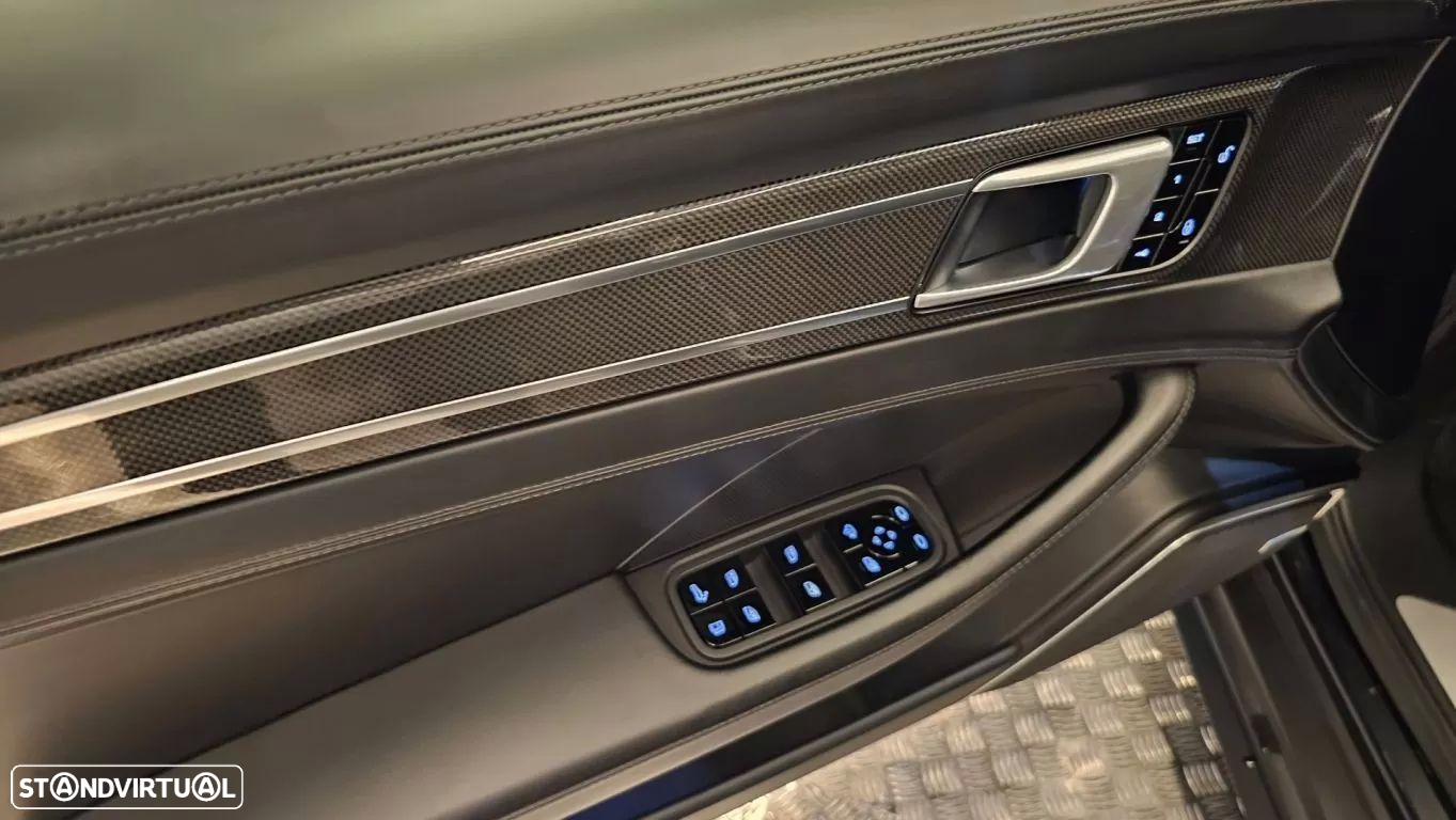 Porsche Panamera Sport Turismo 4 E-Hybrid 10 Years Edition - 30