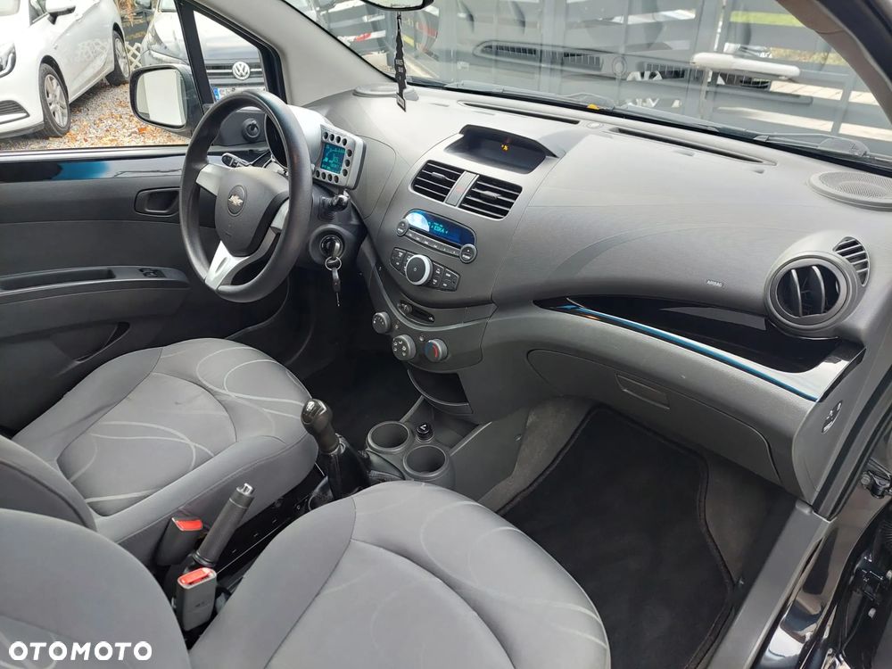 Chevrolet Spark 1.0 LS - 33