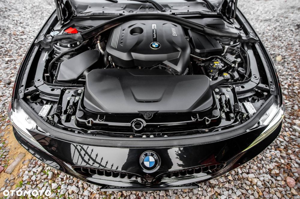 BMW Seria 3 330i xDrive Edition M Sport Shadow - 12
