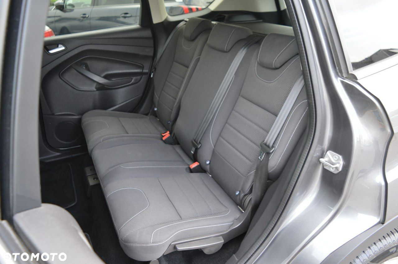 Ford Kuga - 34