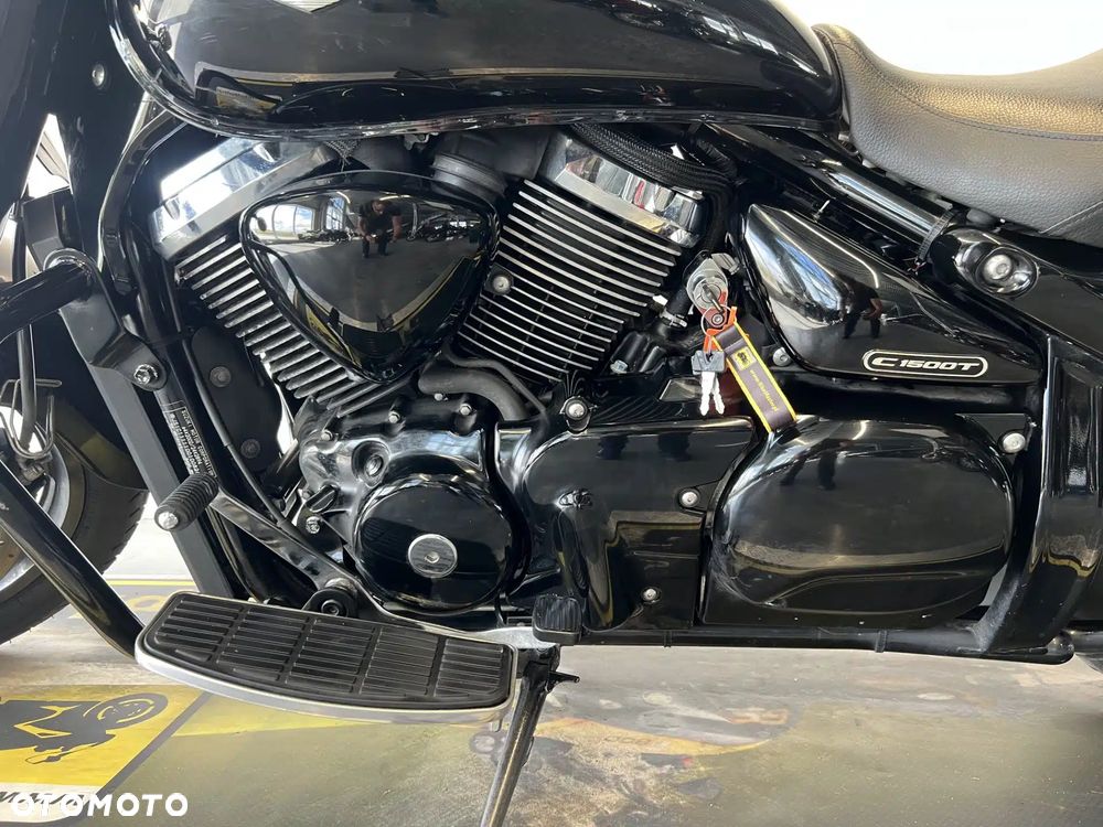 Suzuki Intruder - 10