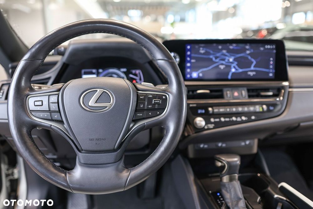 Lexus ES 300h Business Edition - 23