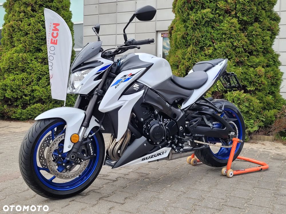 Suzuki GSX - 9