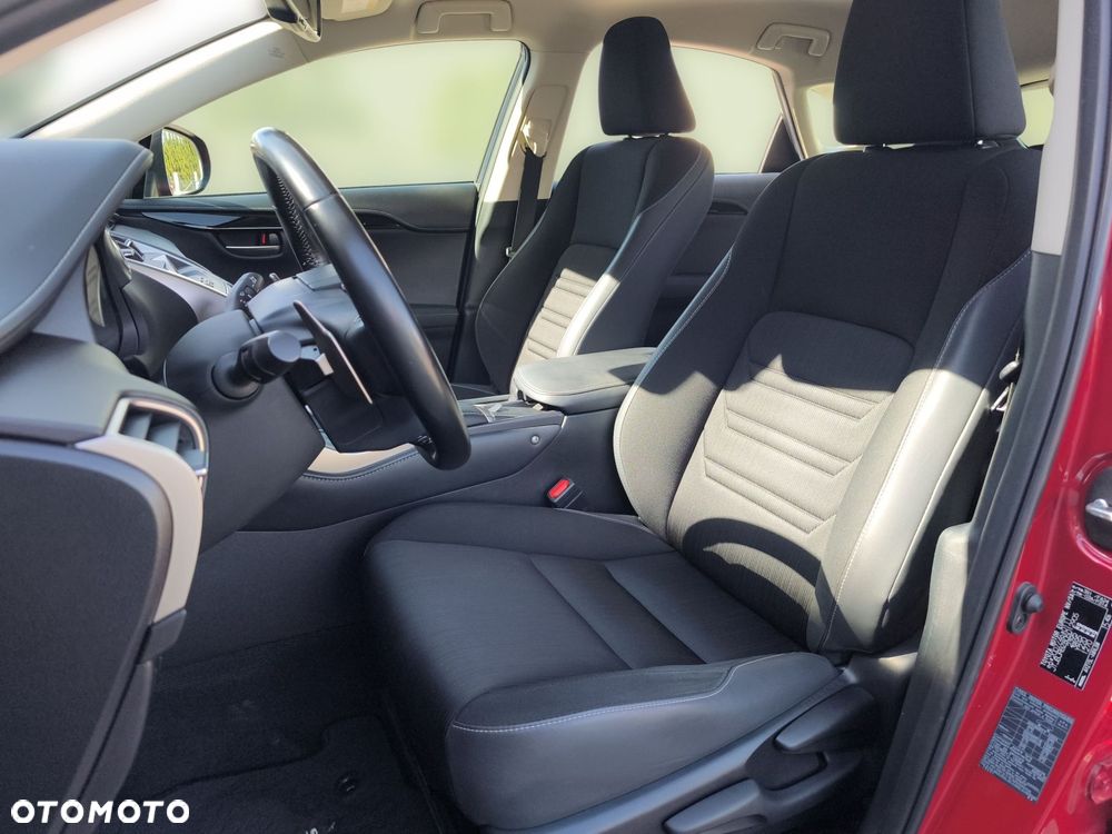 Lexus NX 300h Business Edition AWD - 16