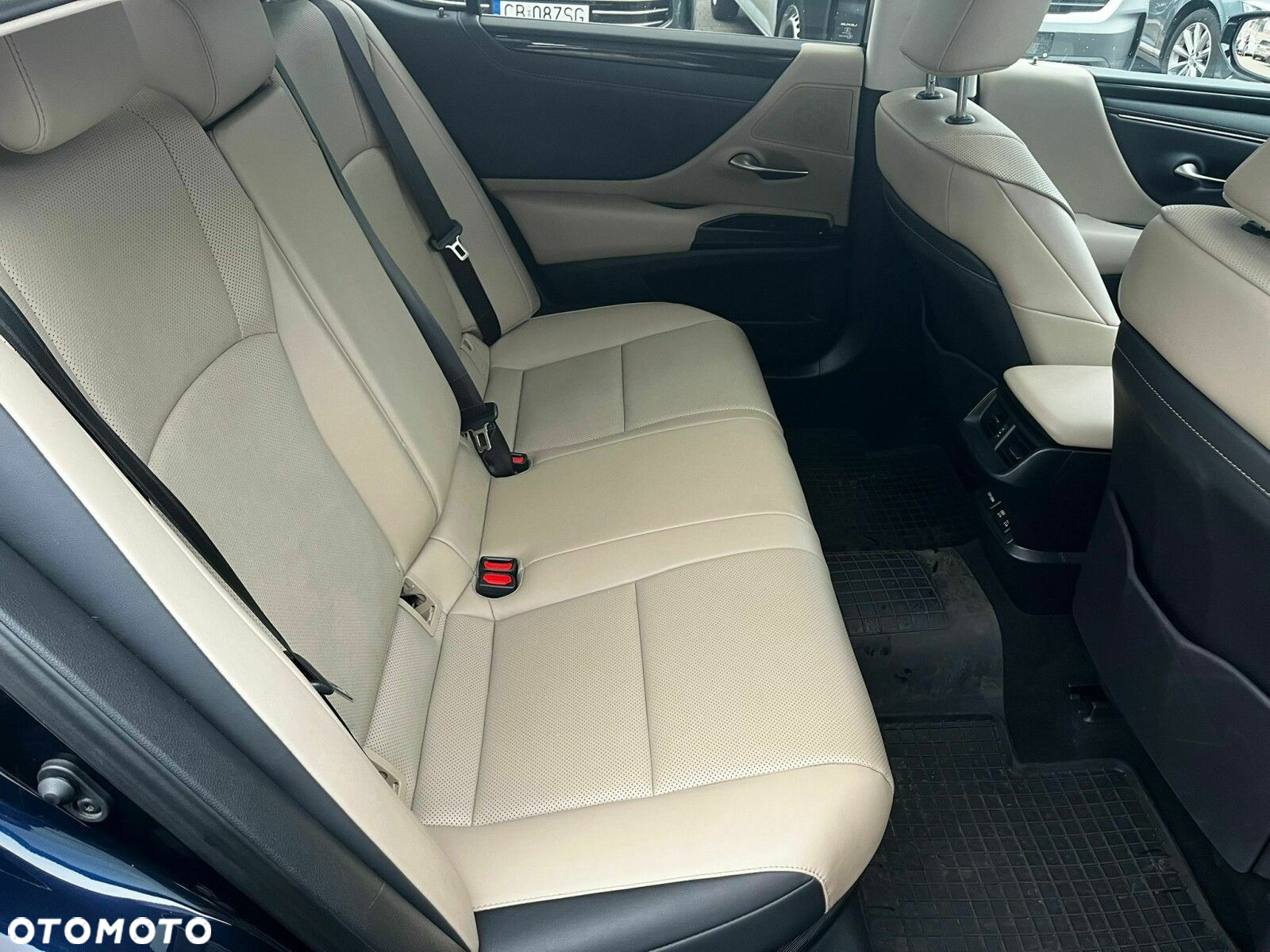 Lexus ES - 16