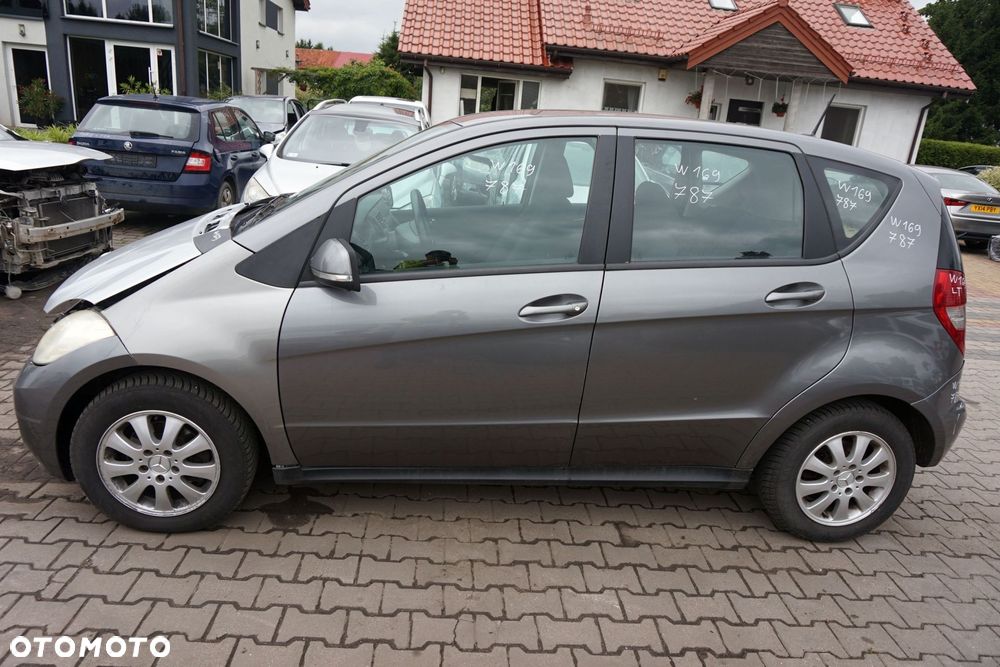 MERCEDES A-KLASA W169 LIFT 5D HB 2011 787 2.0 CDI OM640940 109KM 711640 SREBRNY na części - 2