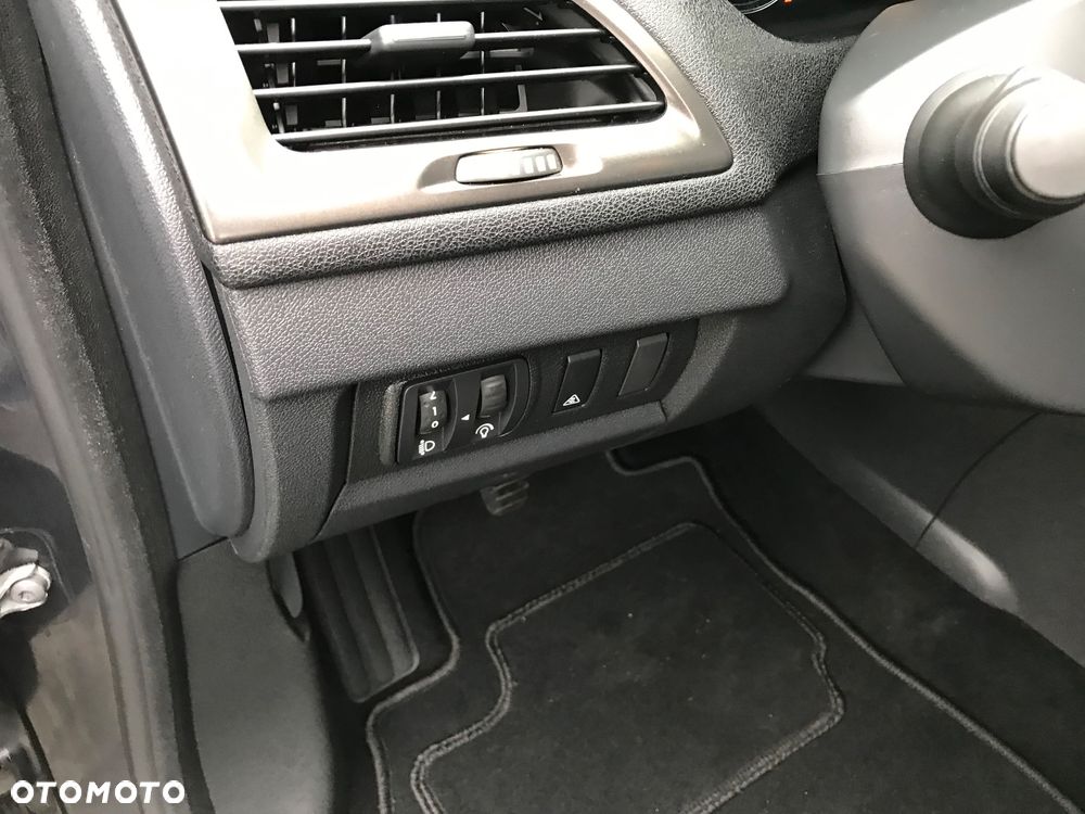 Renault Megane 1.6 16V 110 Paris - 19