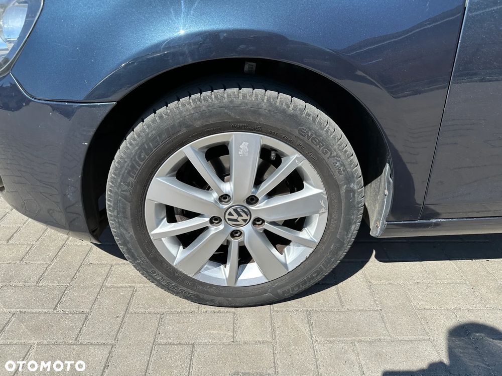 Volkswagen Golf - 28