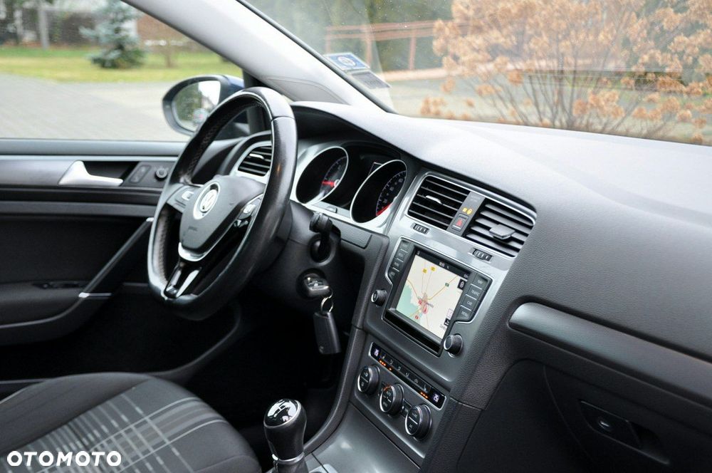 Volkswagen Golf - 18