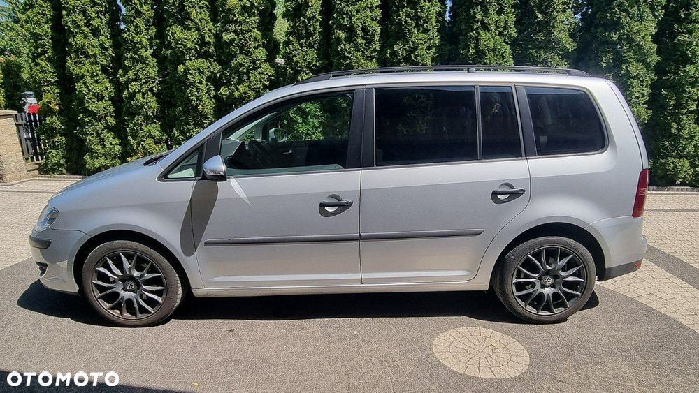 Volkswagen Touran - 3