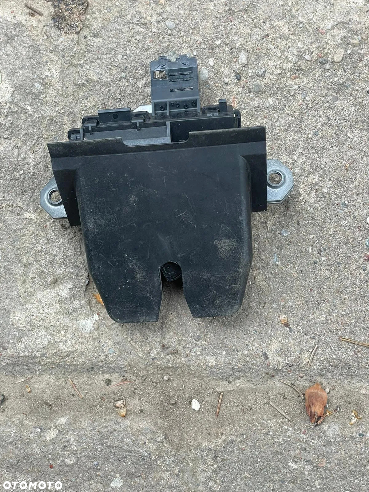 Zamek klapy tył tylnej Volvo V40 II 2 134714 01042075003 31440245 - 2