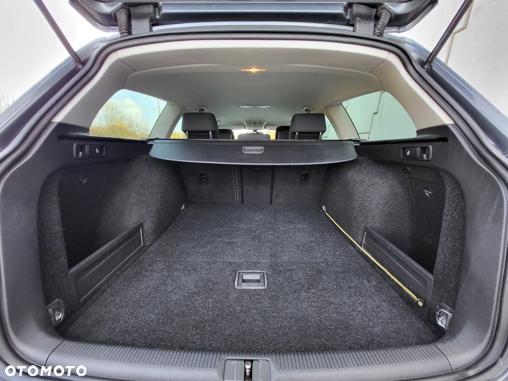Volkswagen Passat - 22