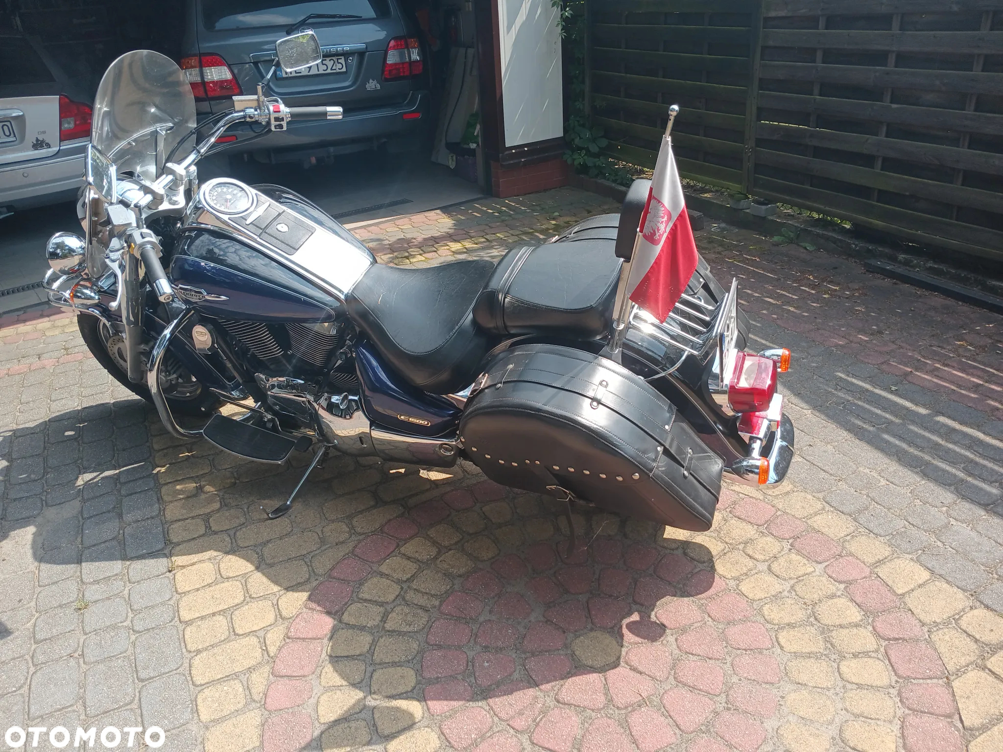 Suzuki Intruder - 3