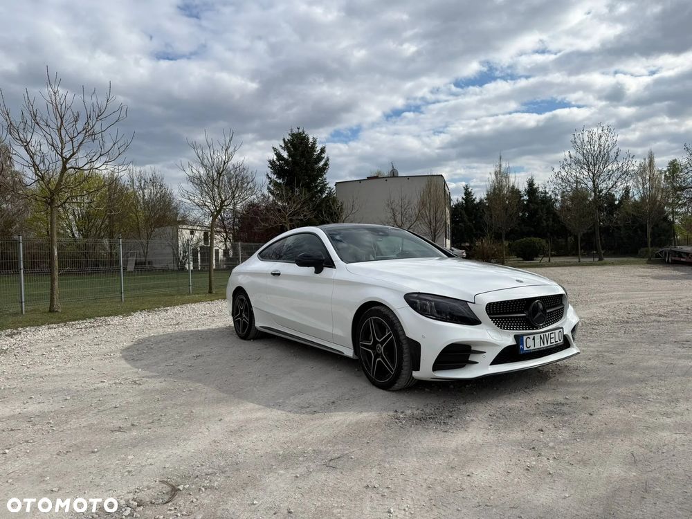 Mercedes-Benz Klasa C 300 9G-TRONIC - 3