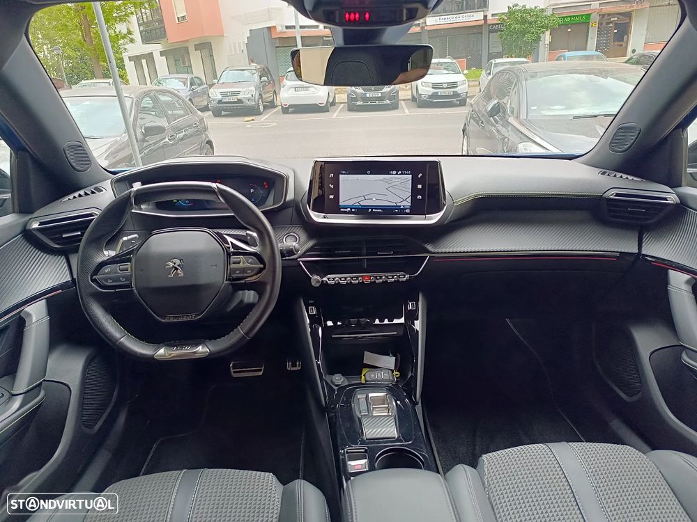 Peugeot 2008 PureTech 130 EAT8 GT - 11