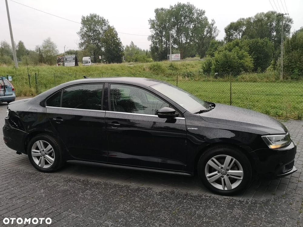 Volkswagen Jetta - 2