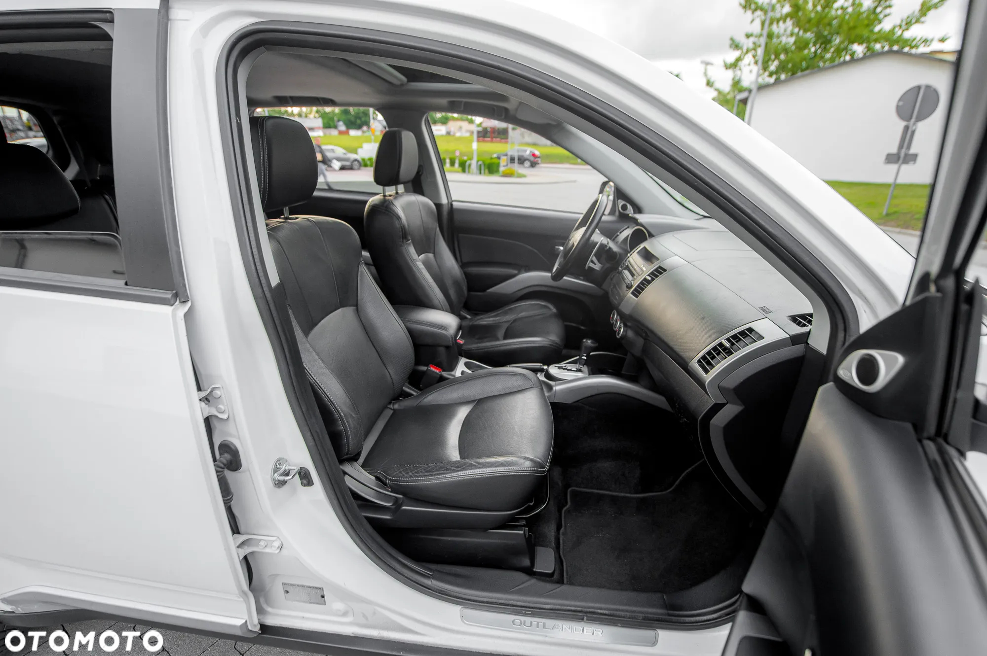 Mitsubishi Outlander 2.4 Invite CVT - 25