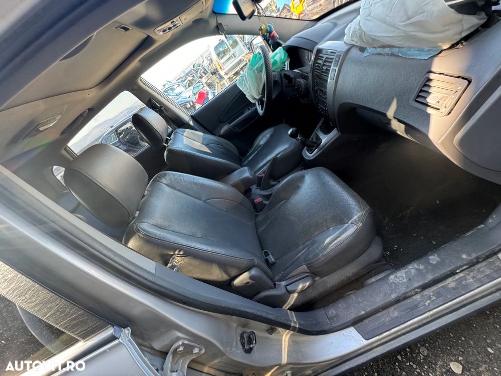 Dezmembram Hyundai Tucson 2.0 cdri 4x4 - 5