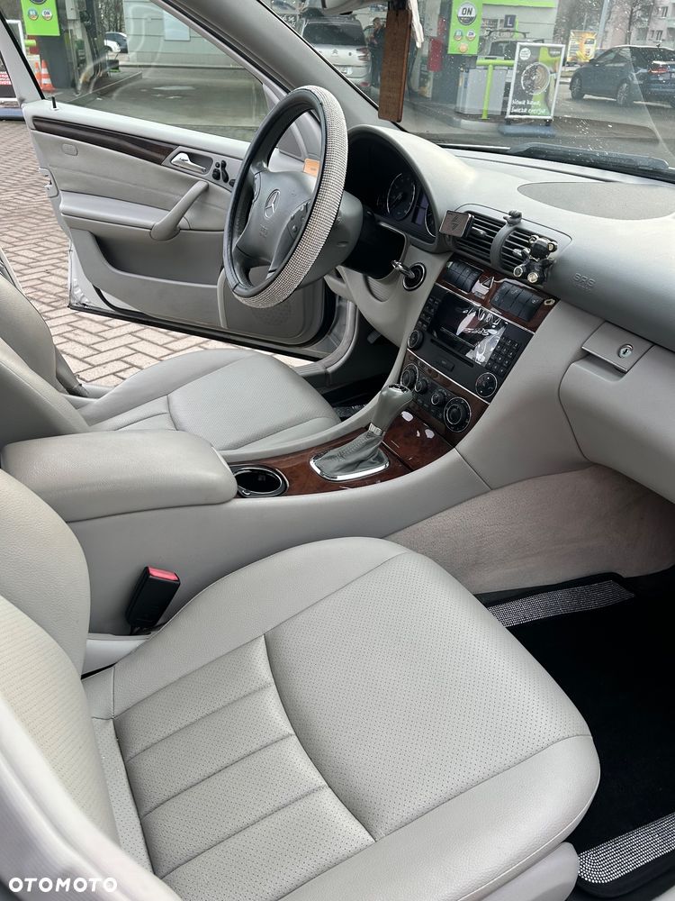 Mercedes-Benz Klasa C 280 4Matic Automatik Avantgarde - 22