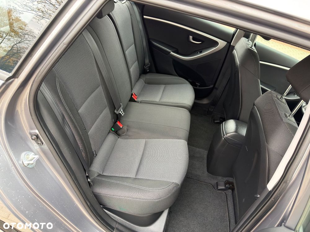 Hyundai i30 1.4 CRDi Premium - 23