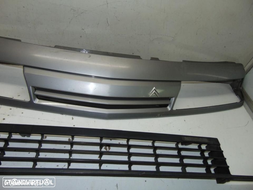 nissan micra grelha da frente - 2