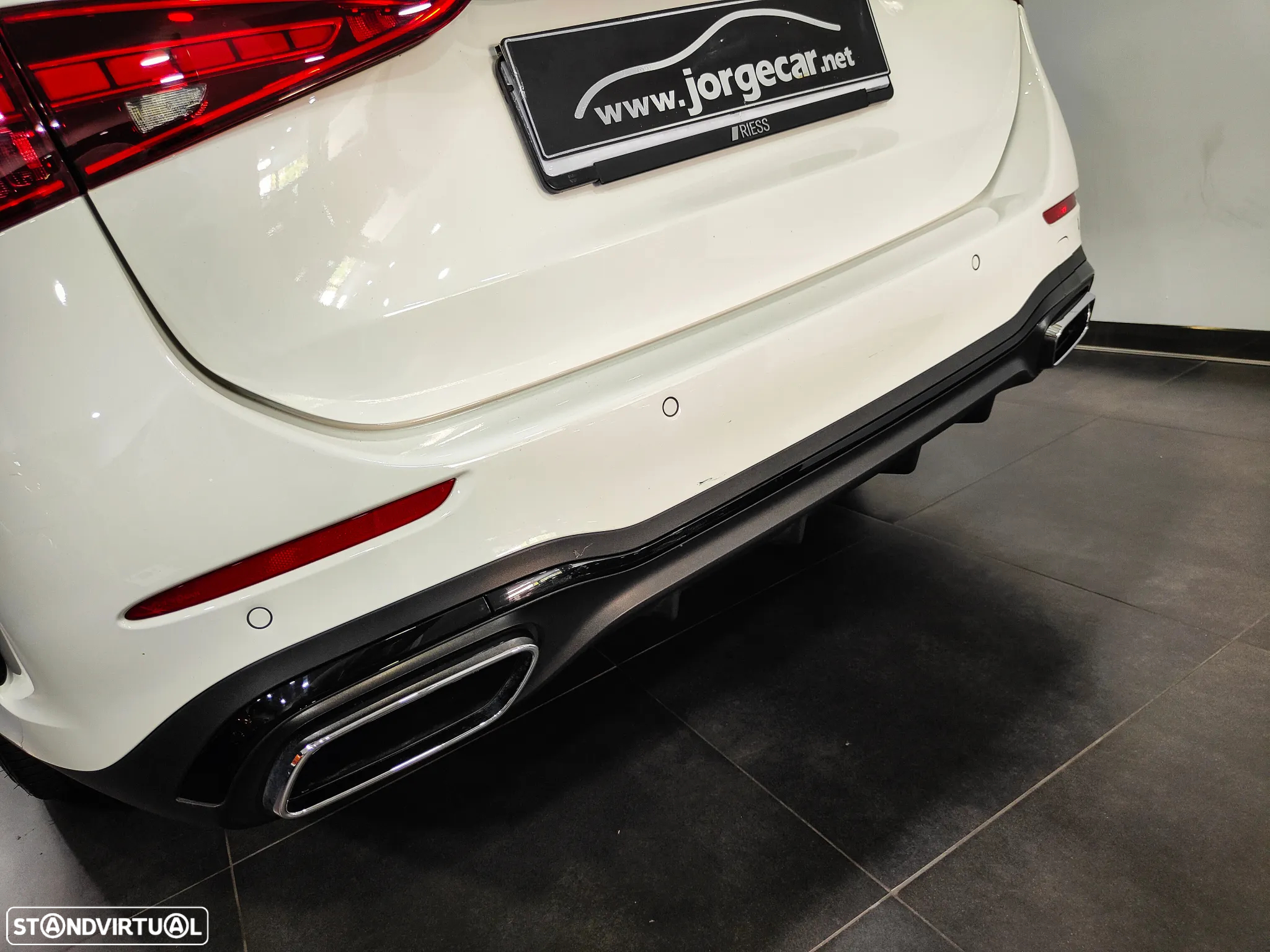 Mercedes-Benz C 300 e AMG Line - 24