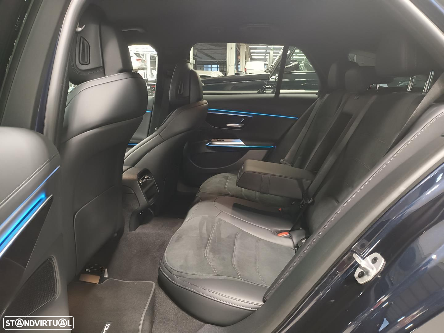 Mercedes-Benz E 300 e AMG Line - 12