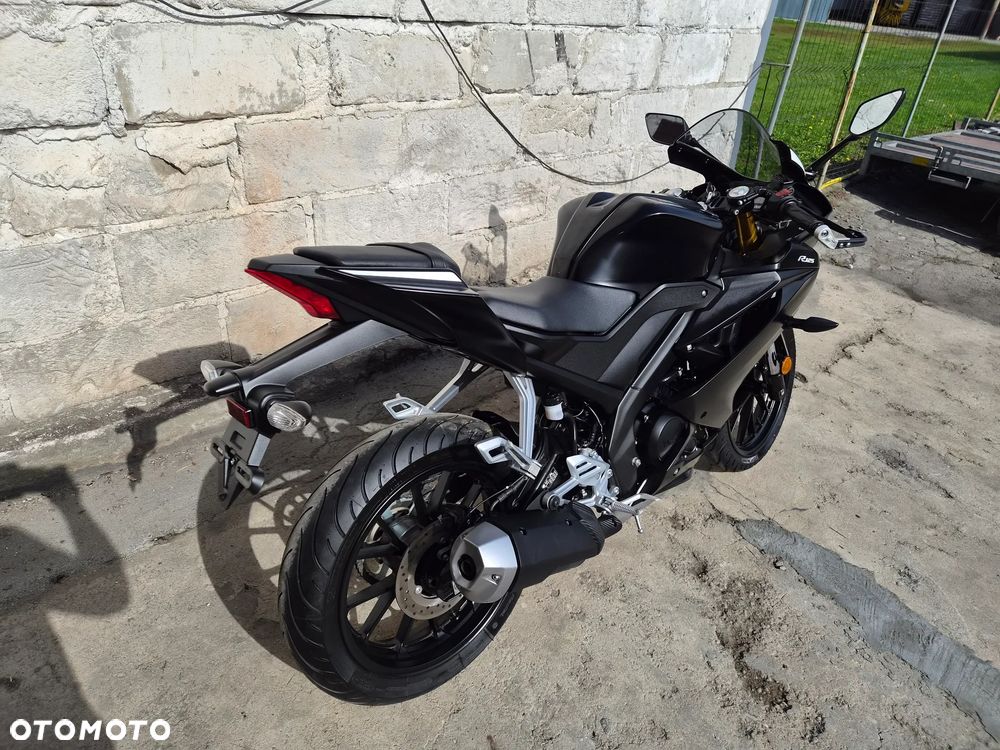 Yamaha YZF - 3
