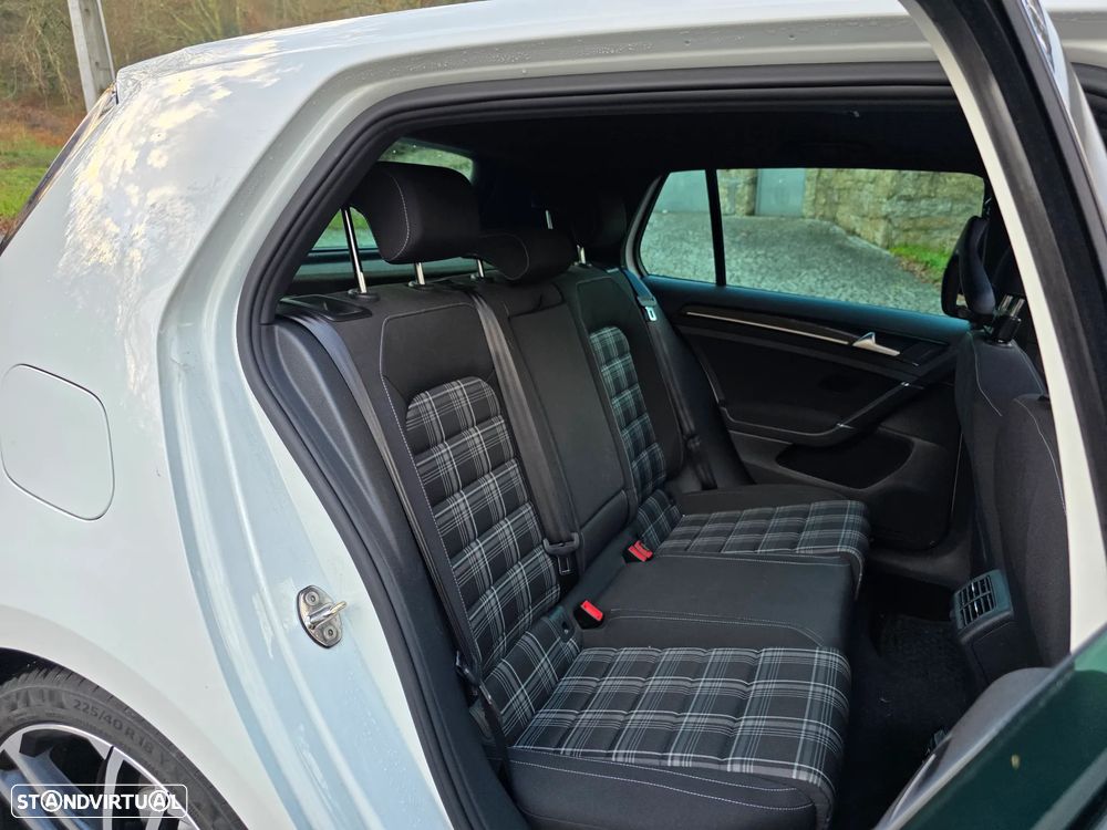 VW Golf GTD (BlueMotion ) DSG - 16