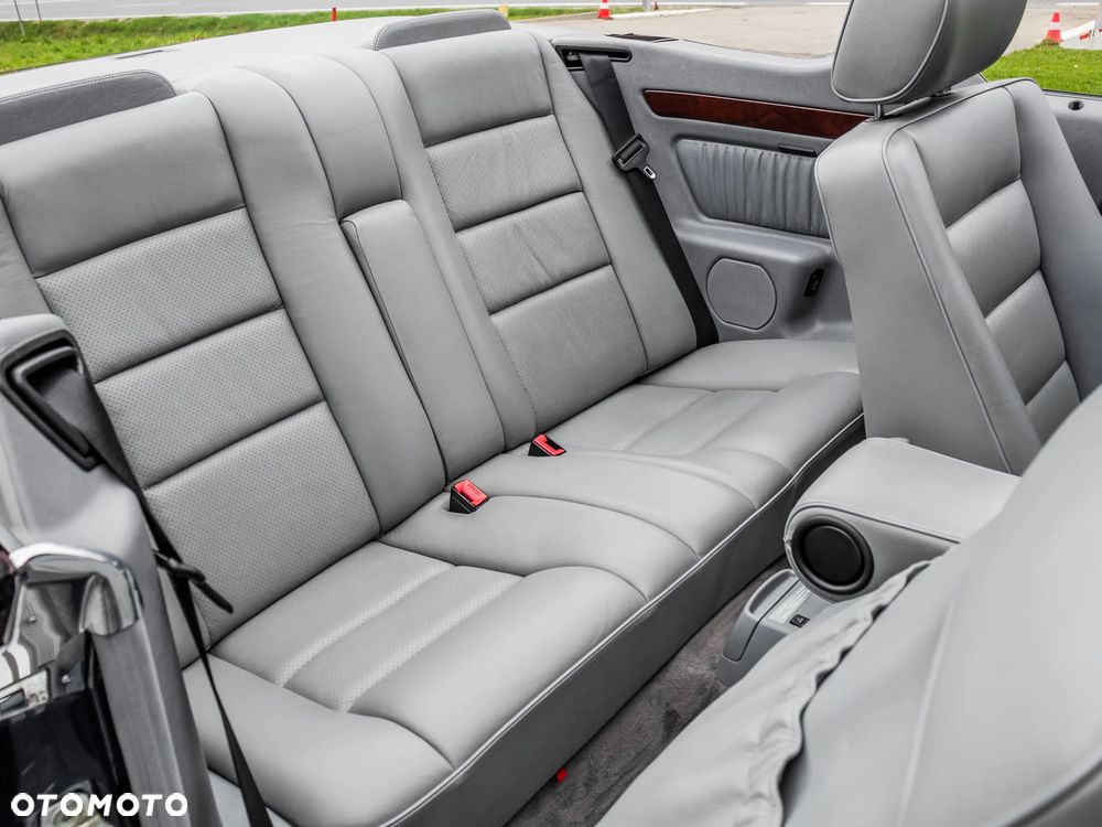 Mercedes-Benz Klasa E - 25