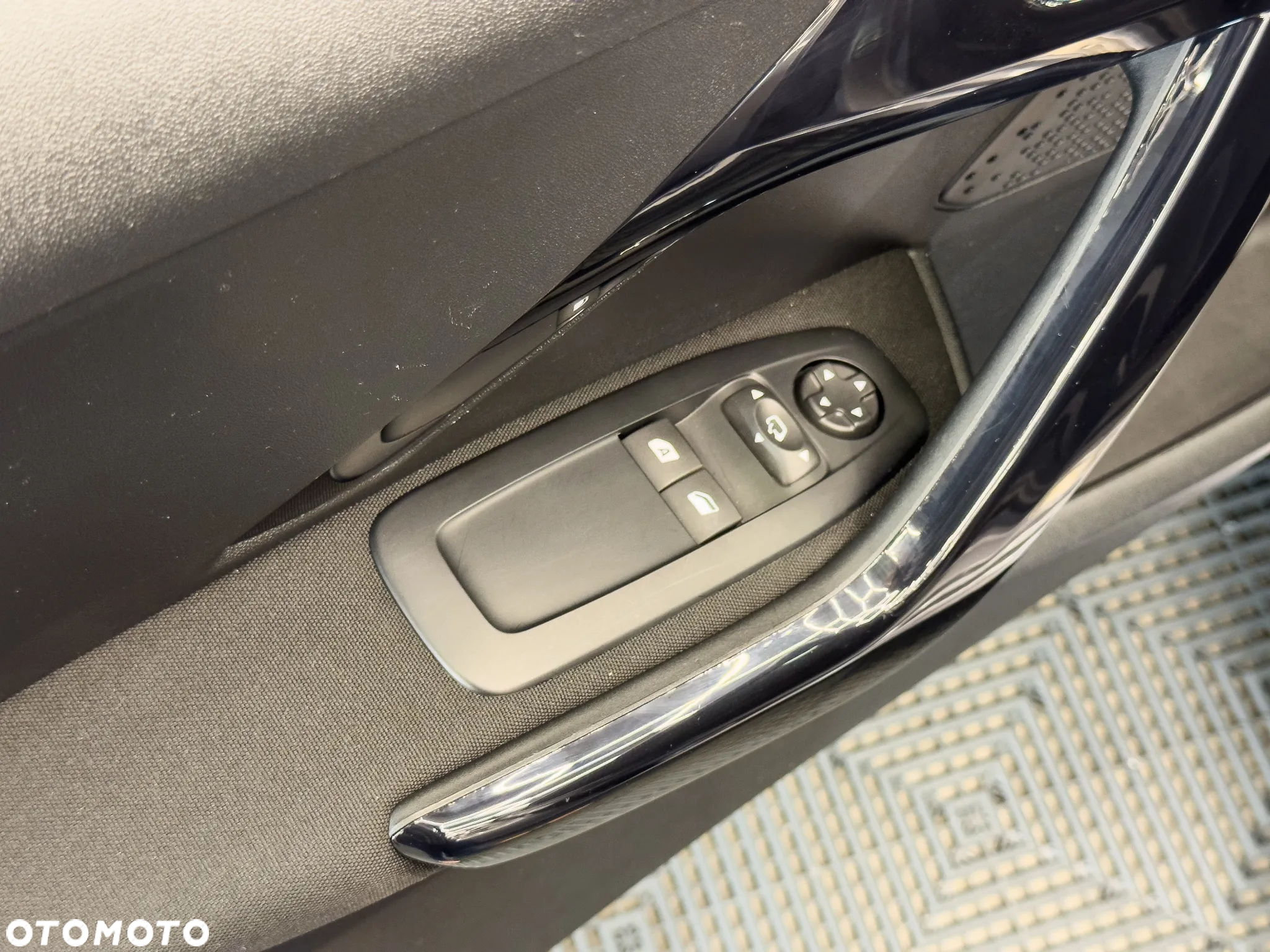 Peugeot 208 PureTech 82 Start & Stop Style - 27