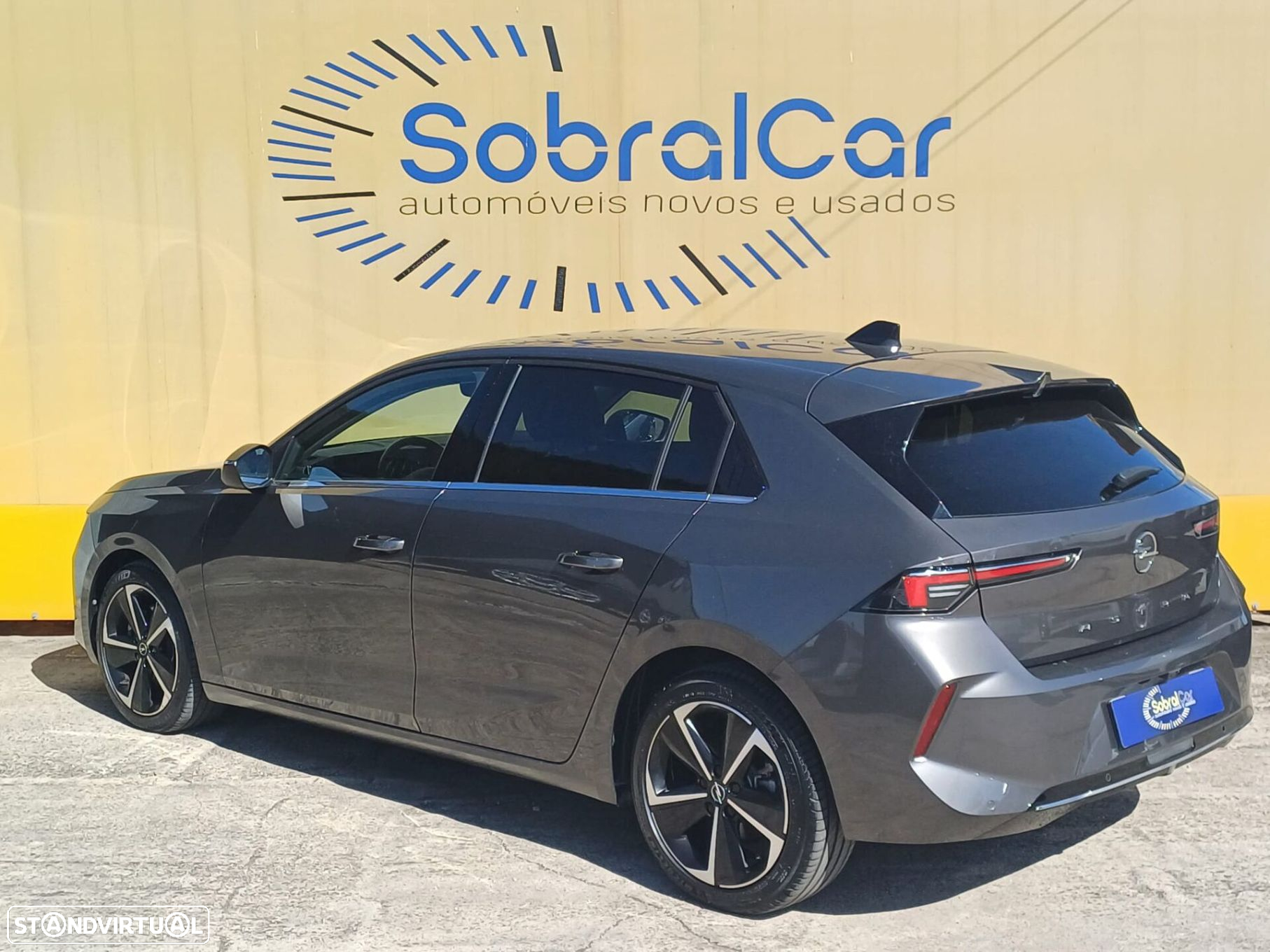 Opel Astra 1.5 D Elegance Aut. - 2
