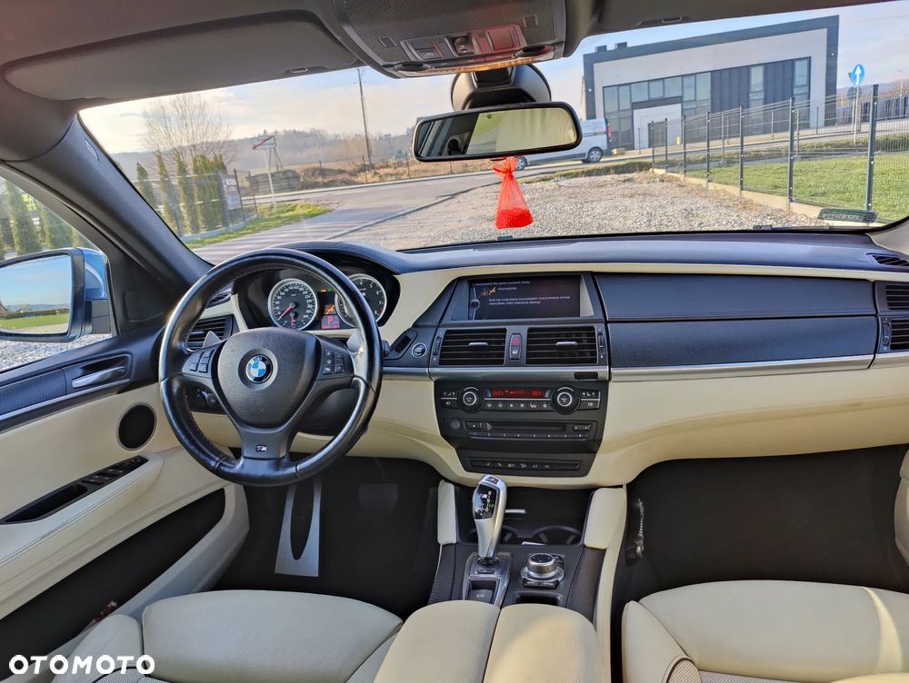 BMW X6M - 24