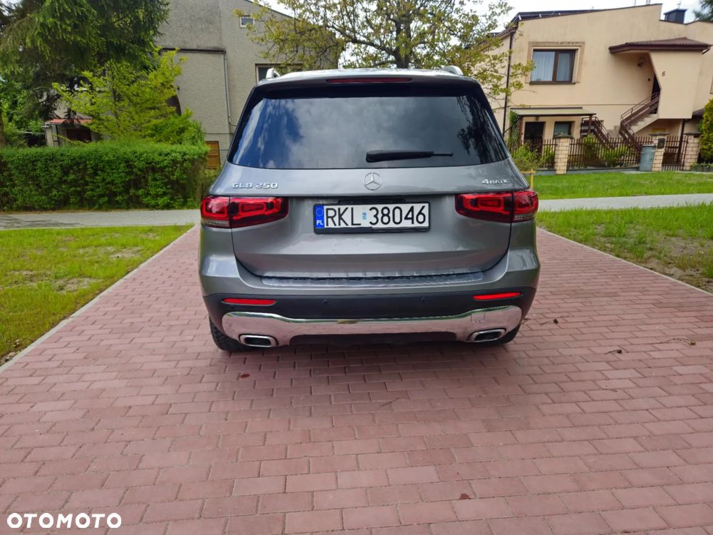 Mercedes-Benz GLB - 6