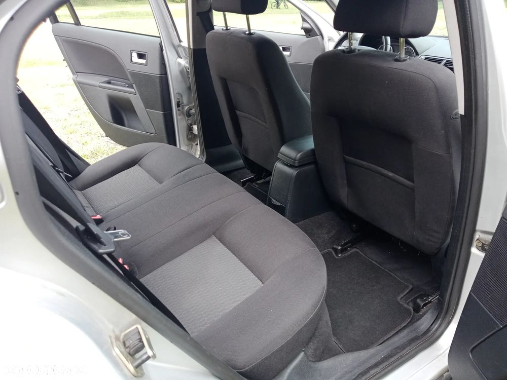 Ford Mondeo - 12