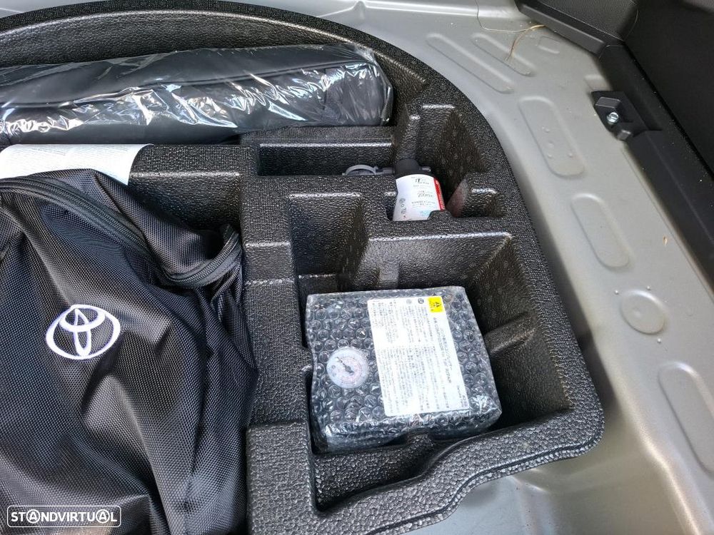 Toyota Yaris Cross 1.5 HDF Comfort Plus - 13