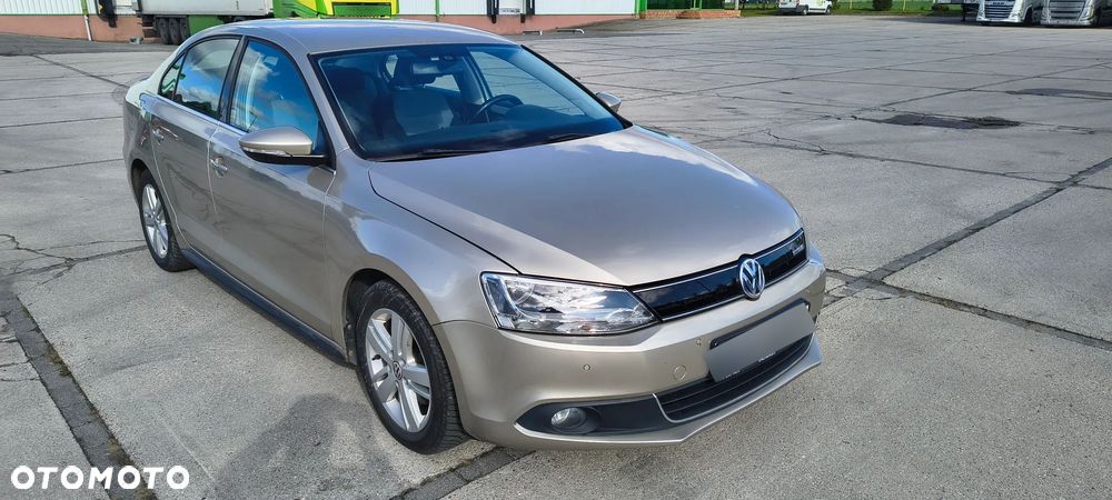 Volkswagen Jetta 1.4 DSG Comfortline - 3