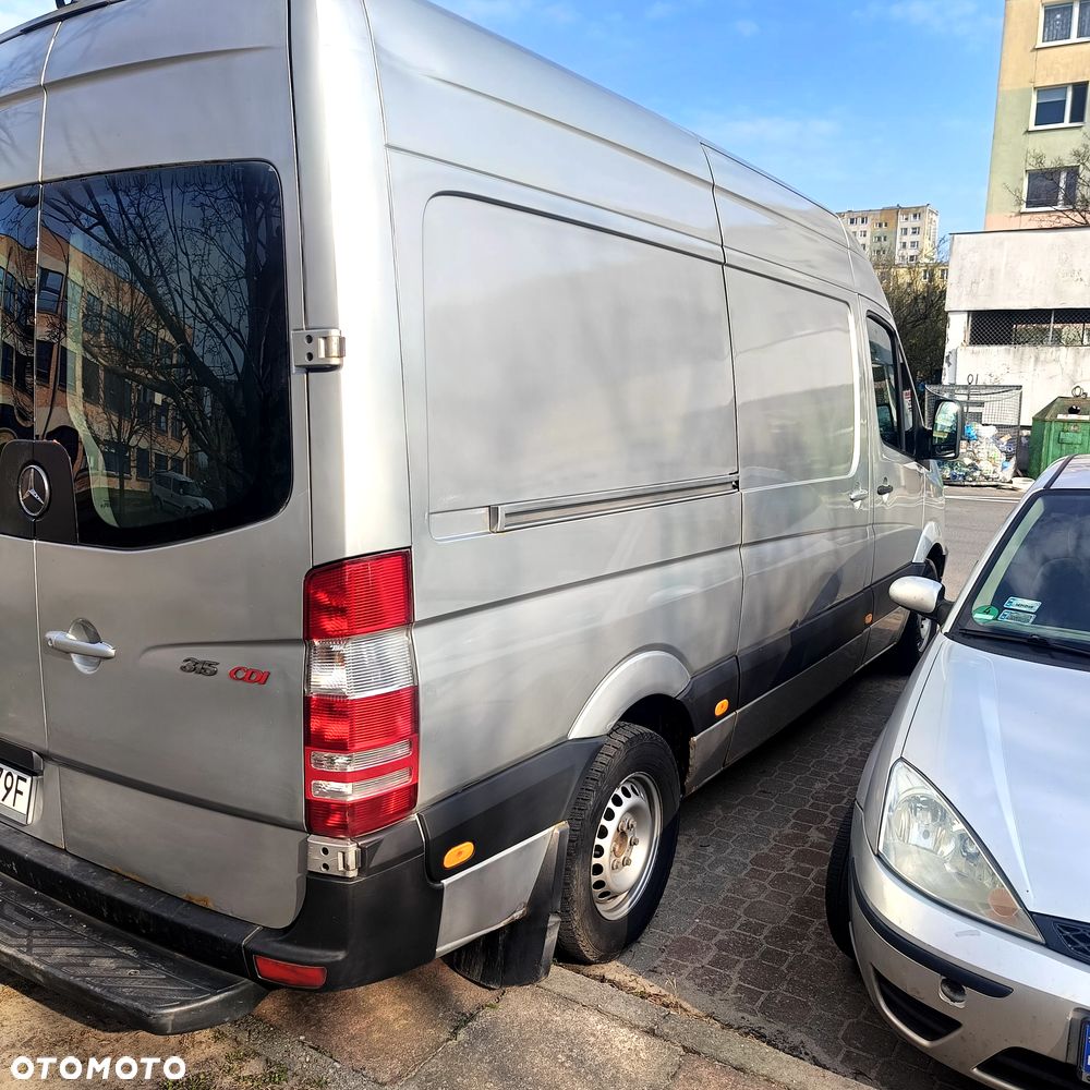 Mercedes-Benz Sprinter - 12