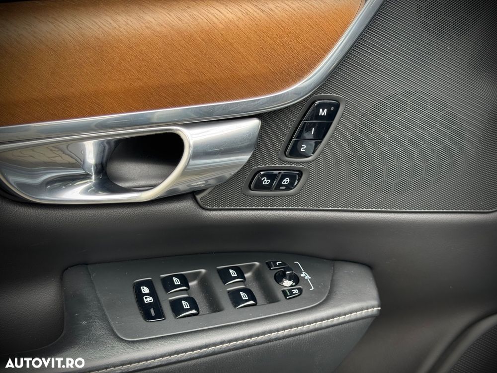 Volvo S90 T8 Twin Engine AWD Geartronic Inscription - 35
