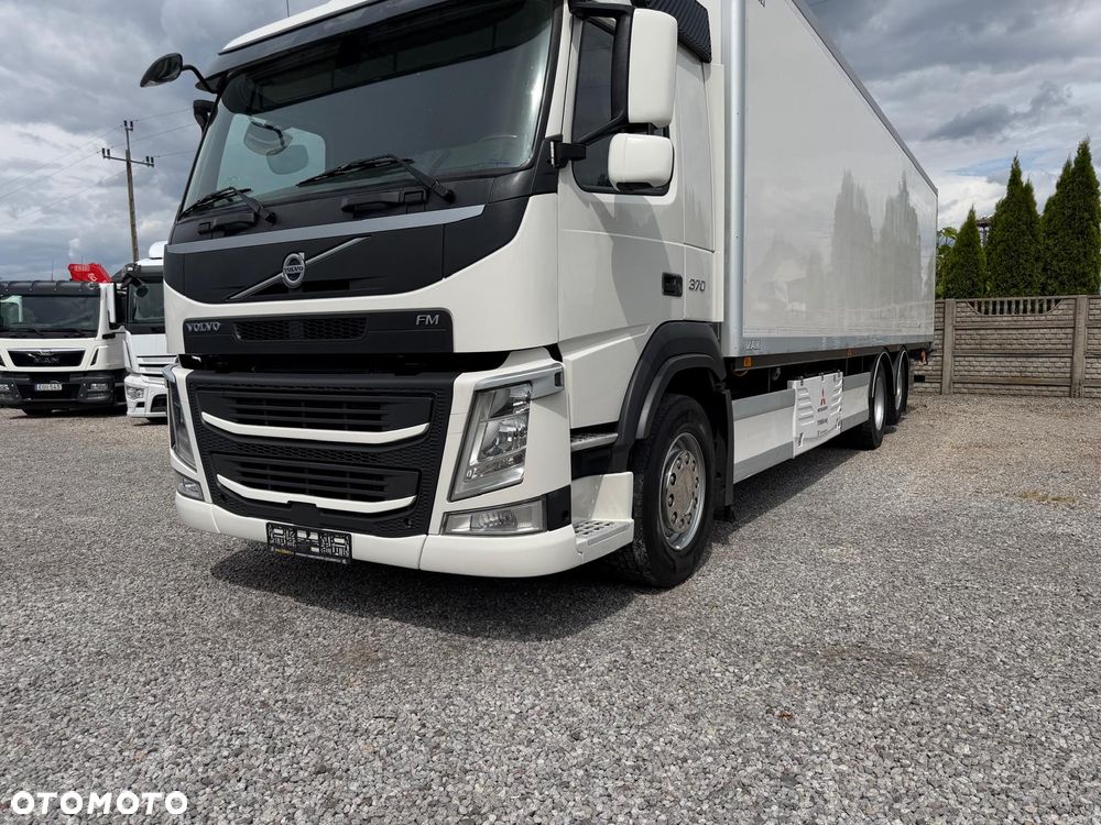 Volvo FM 370 / 6x2 / Chłodnia / Winda / - 4