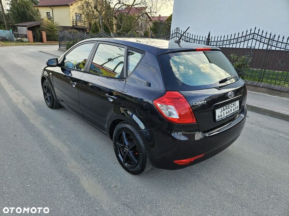 Kia Ceed - 6
