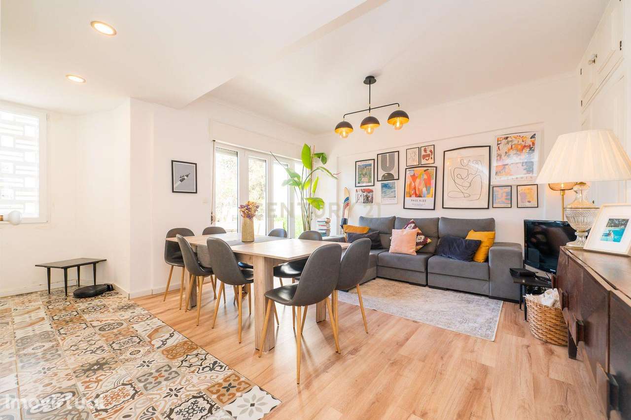 Excelente T2 Totalmente Remodelado | Monte Estoril - Grande imagem: 2/34