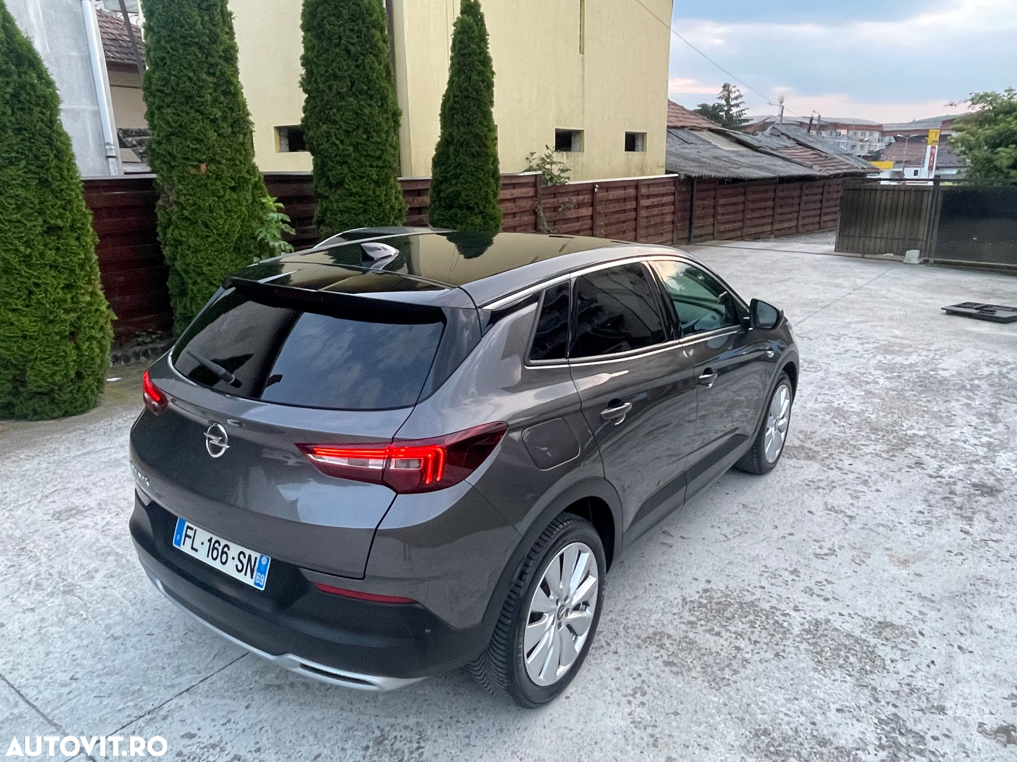 Opel Grandland X 2.0 START/STOP Aut. Design Line - 12