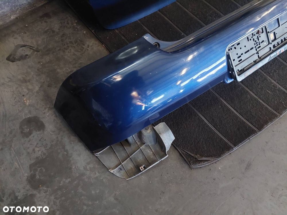 KOMPLETNY TYŁ KLAPA BAGAŻNIKA ZDERZAK TYŁ LAMPY TOYOTA YARIS I 8P4 - 8